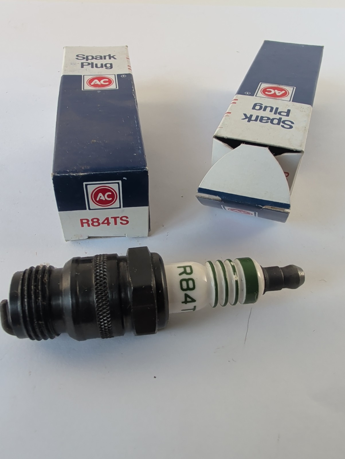 NOS Lot of 2 AC Delco R84TS 5613885 Spark Plugs