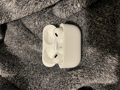 Apple AirPods Pro 2nd Generation with MagSafe Wireless Charging Case (USB C)...