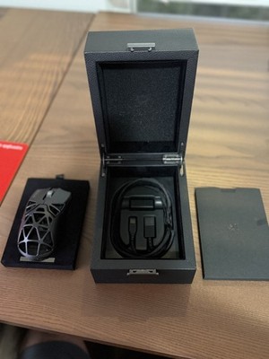 Razer Viper Mini Signature Edition - Black  Model RZ01-0441 With Original Case