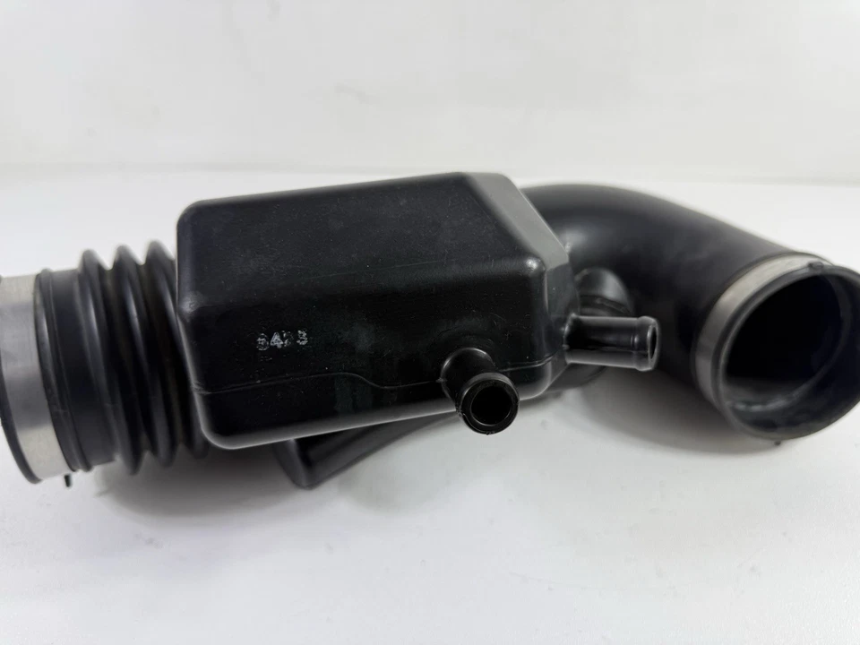 Nissan Titan Armada 2004-2008 5,6 L limpiador de admisión de aire manguera tubo de conducto fabricante de equipos originales Foto 3 de 4