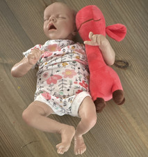 Sleeping Baby Doll Vinyl Light Complexion Eyes Closed No Hair w/ Outfit