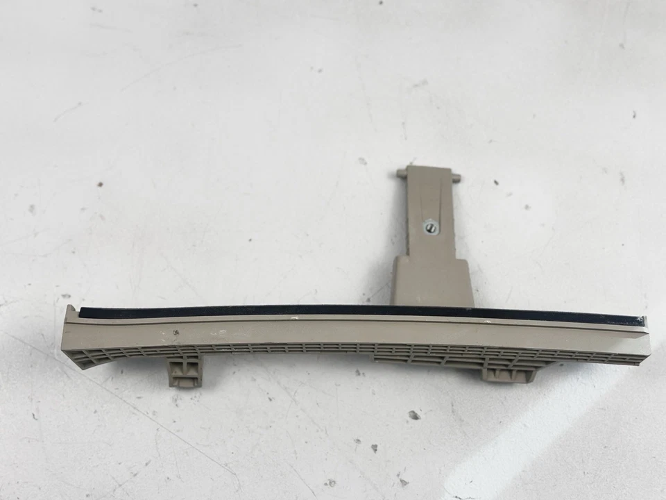 2018-2023 KIA STINGER REAR RIGHT SIDE DOOR WINDOW GLASS LOWER GUIDE CHANNEL OEM - Image 3 of 4