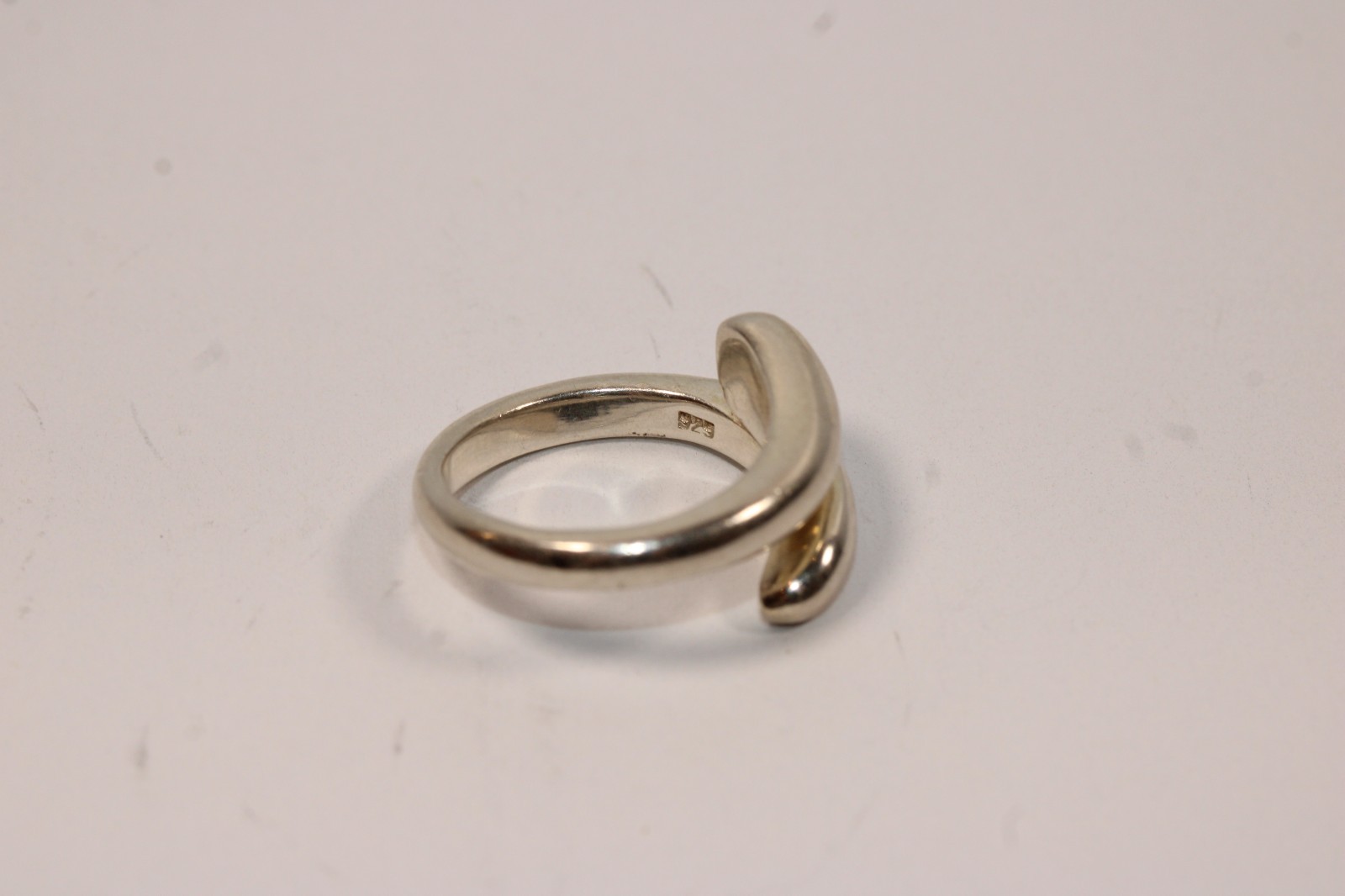 Sterling Silver  Modern Solid Bypass Ring Size 6.… - image 3