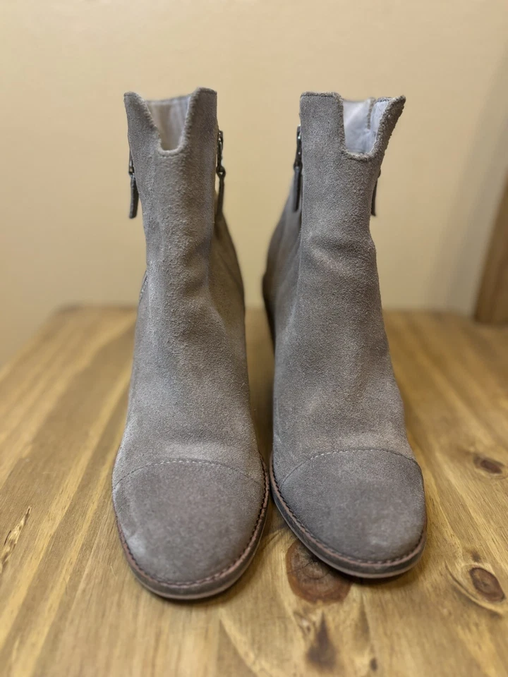 Leather Booties, Softwalk Booties, womens size 7, Leather booties, zip up - Image 2 of 4