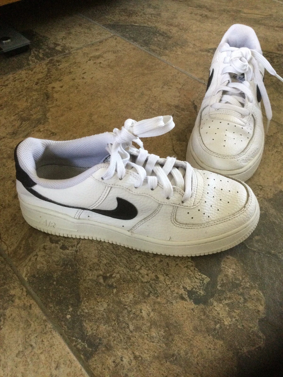 Nike trainers with black tick Clearance