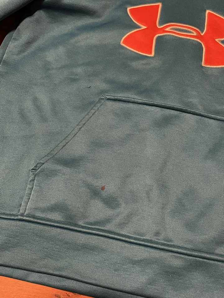 UA Under Armour 宽松男孩蓝色和橙色连帽衫套衫,尺寸 M ~ 二手状况完好 — 第 3/4 张图片