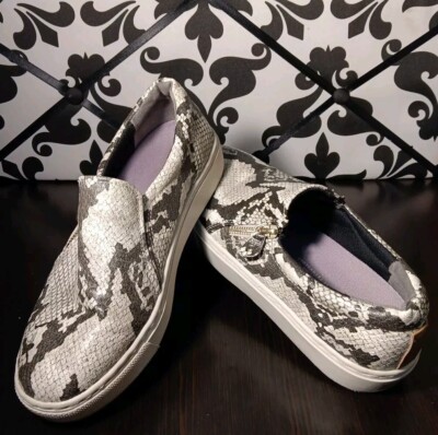DR. SCHOLLS BE FREE Womens Black/White  No Chill Slip On Athletic Sneakers 7 M