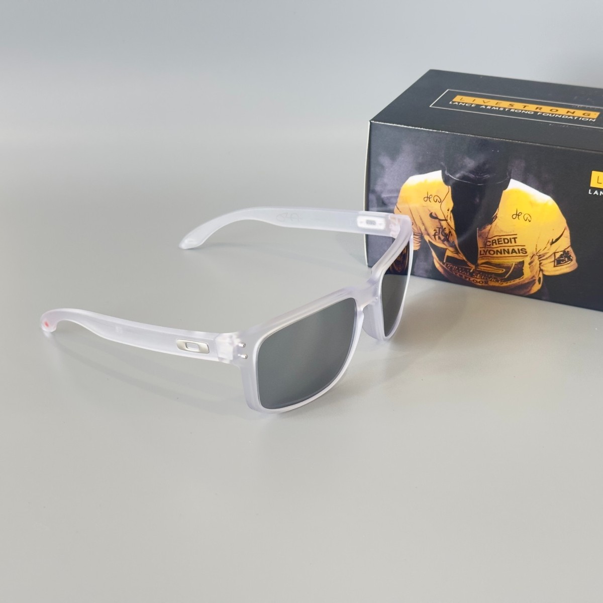 Oakley Holbrook OO9102 signature edition Sunglasses frosted frame