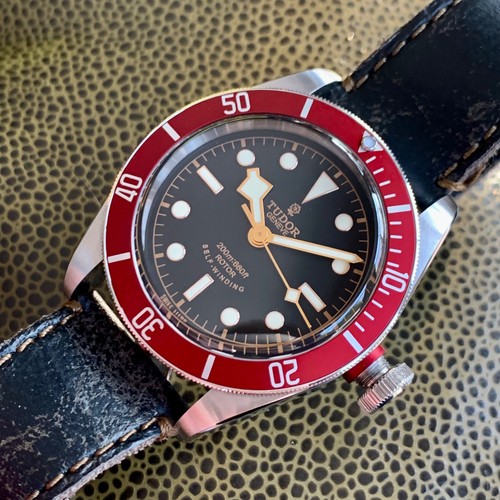 TUDOR Black Bay Red 79220R Smiley Rose 41mm Automatic Divers...