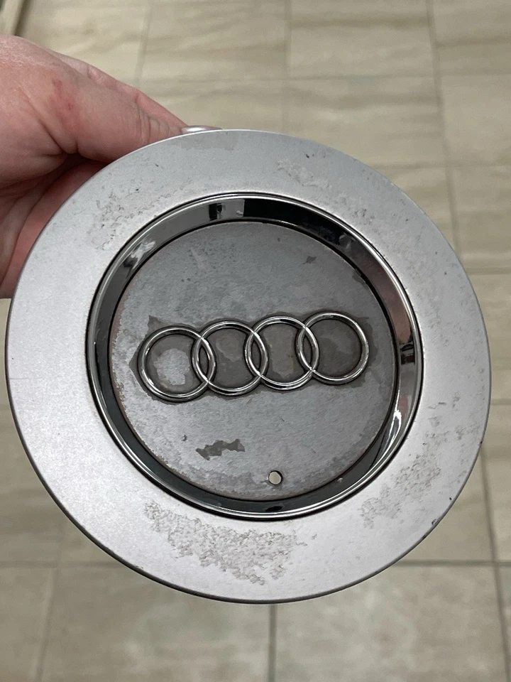 Audi A6 2003 2004 tapa central cubierta cubo llanta 4B0601165N usado 1 pieza plateado Foto 2 de 4