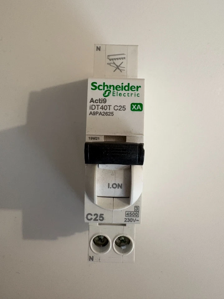 SCHNEIDER Acti9 iDT40T XA Disjoncteur 25A Ph+N courbe C 6kA 230V - A9PA2625 - Photo 1/2