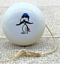 Vintage Snoopy Red Baron Peanuts Yo-Yo United Feature Syndicate 1960s