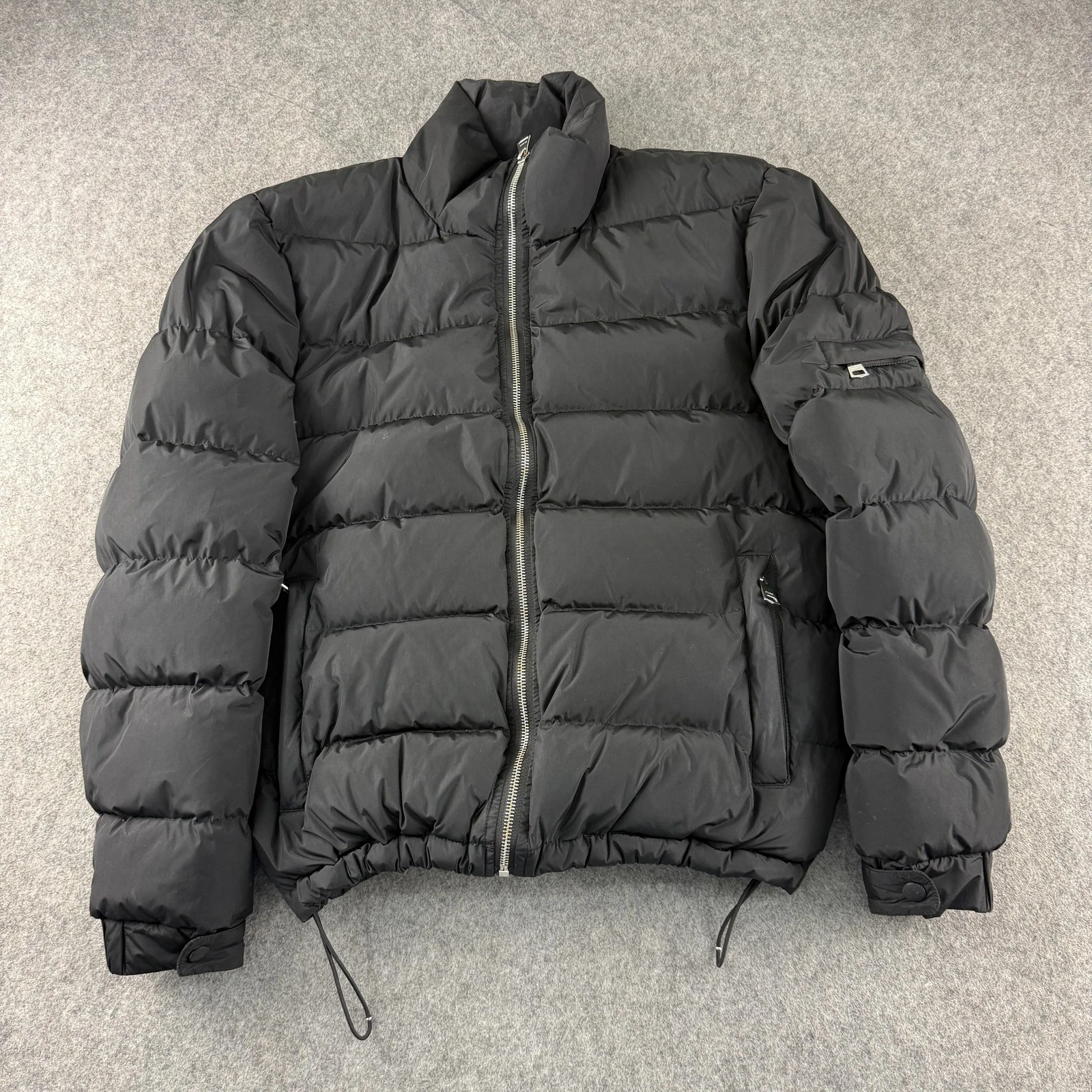 SIARR Jacket Mens Small Black Down Puffer Quilted Microfibre Winter Back Logo
Opens in a new window