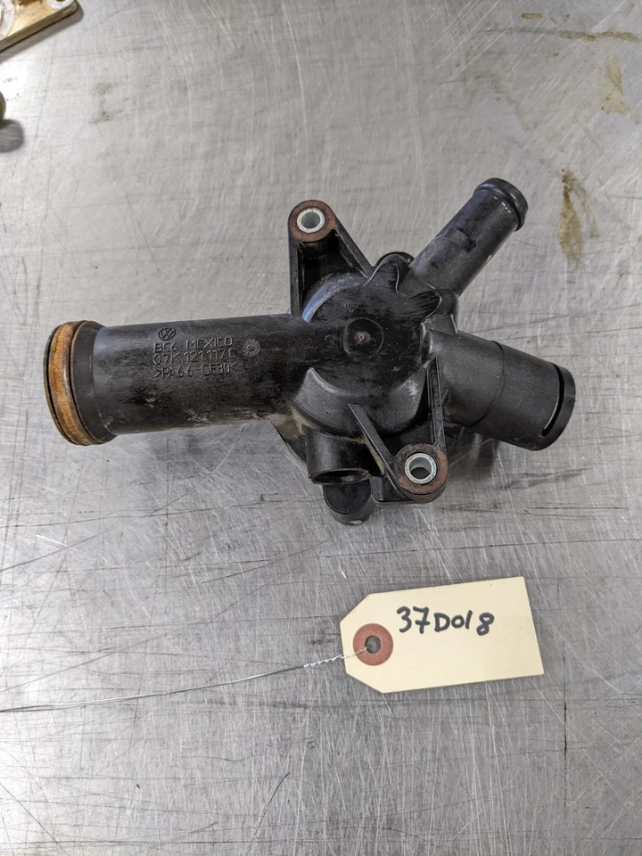 Carcasa termostato trasero para 10-14 Volkswagen Golf 2.5 07K121117C Foto 4 de 4