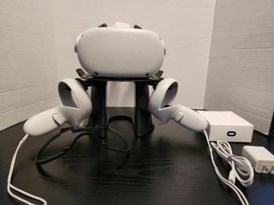 Oculus Quest 2 64 Gb bundle With Stand, VR Headphones, Extra Headstrap *Tested*