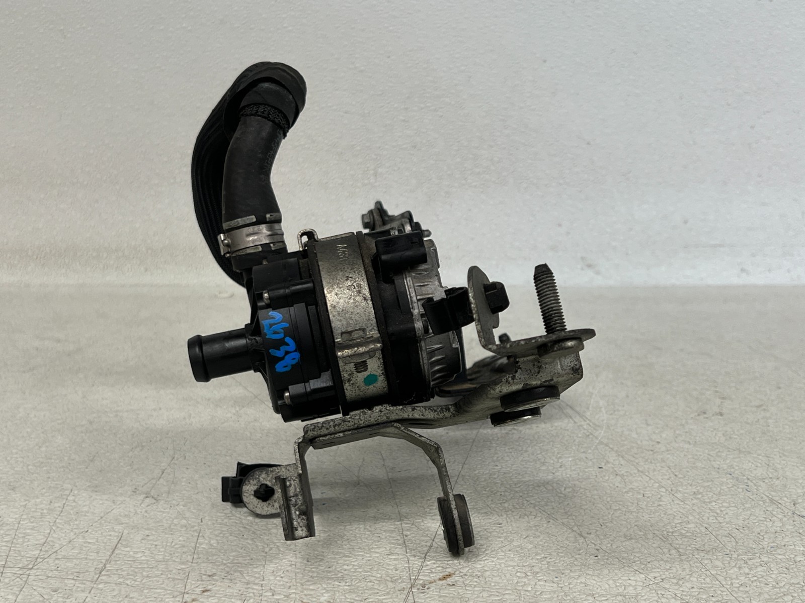 ⭐14-24 MASERATI QUATTROPORTE ENGINE COOLANT WATER PUMP W/ OIL COOLER OEM LOT2638