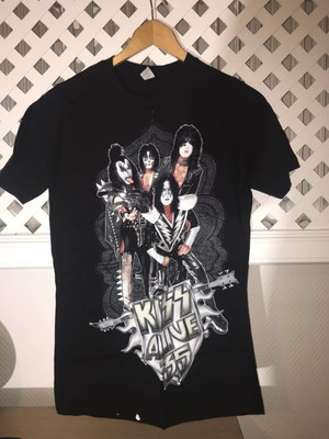 KISS - Meet n Greet only Alive 35 Tour T-Shirt .Size M.Brand new never worn