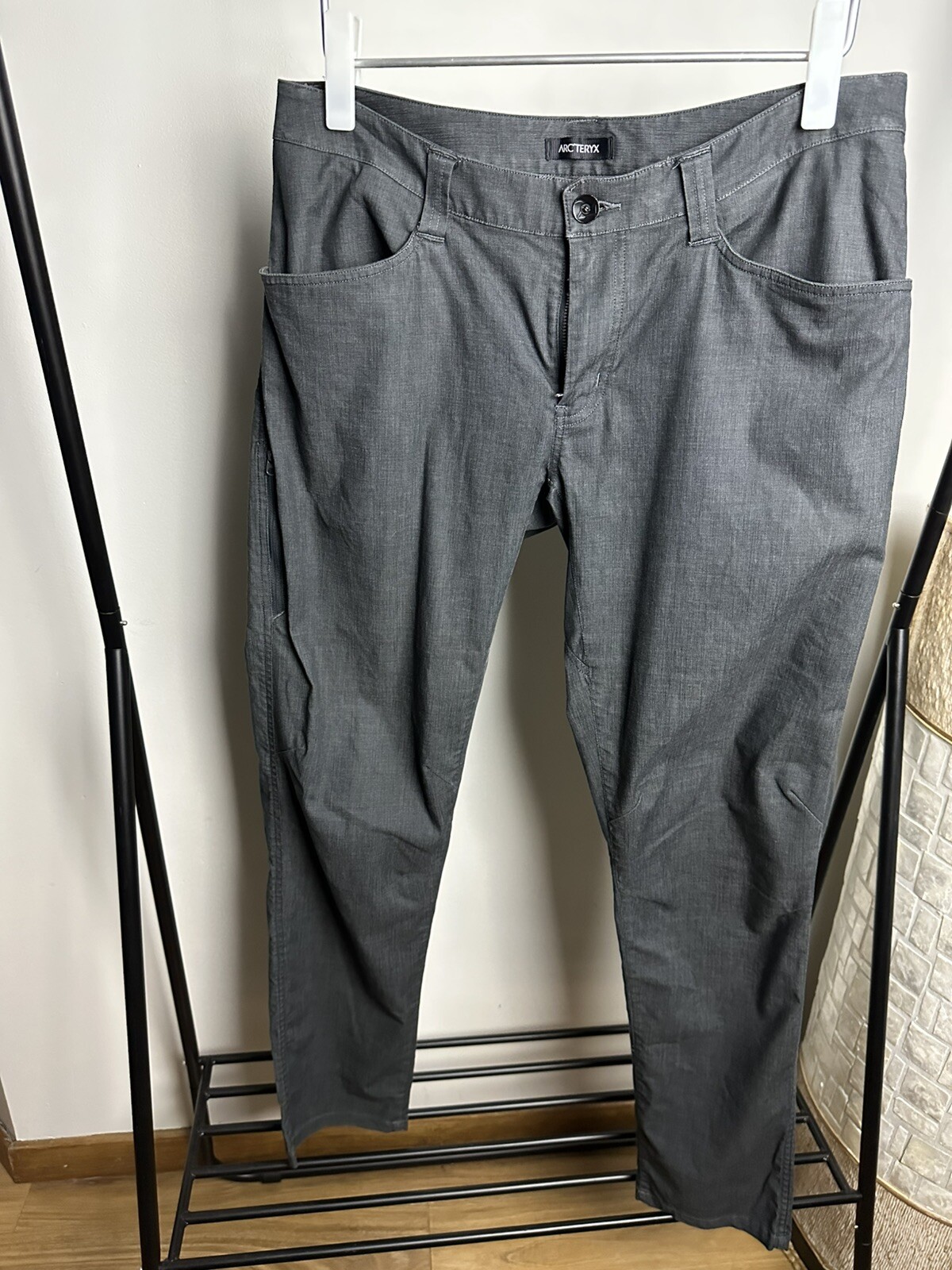 ArcTeryx A2B Commuter Pants Size 36 Reflective Seams for Cycling Walking