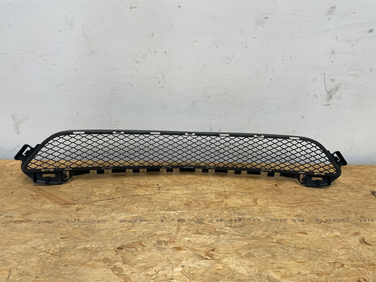 Mercedes C-Klasse W205 Lüftungsgitter Gitter Stoßfänger mitte 