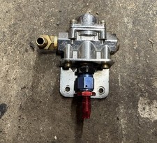 Holley Carburetor Bypass Fuel Pressure Regulator Holley Carburetor Bypass Fuel Pressure Regulator