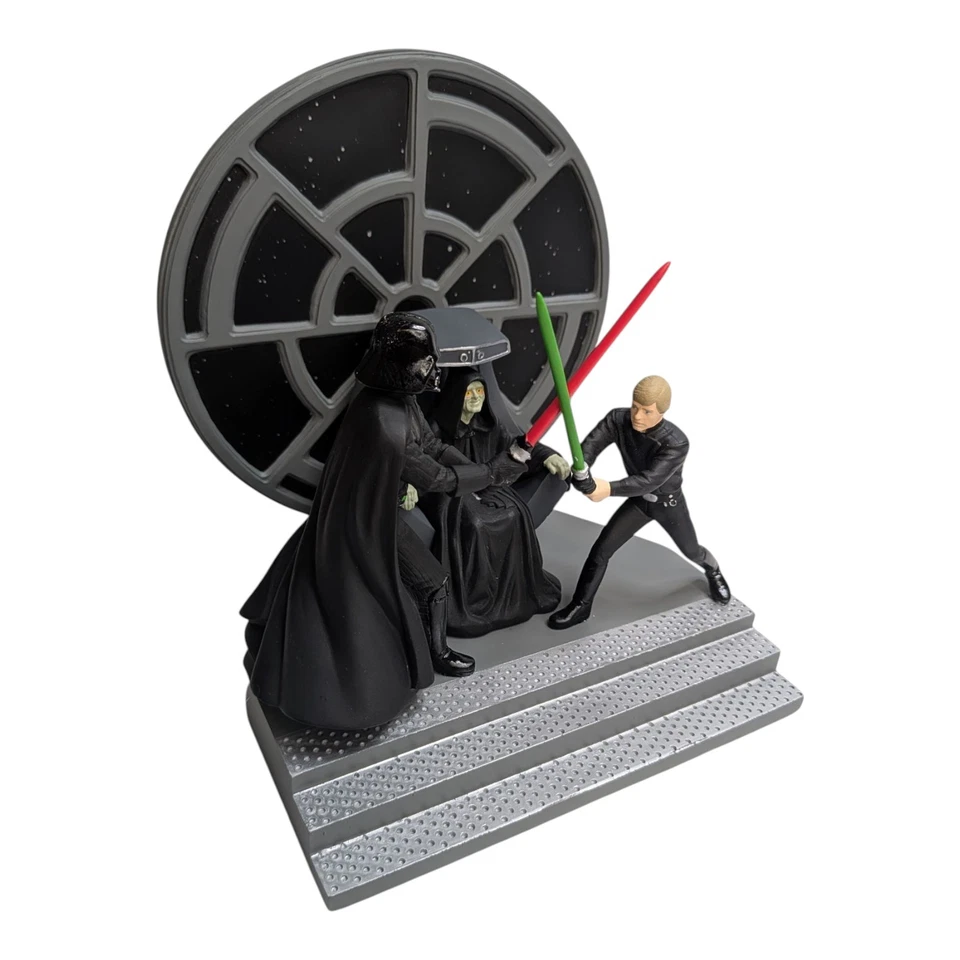 Applause Star Wars Classic Collectors Series CLASH OF THE JEDI Diorama /2500 Ltd - Image 4 of 4
