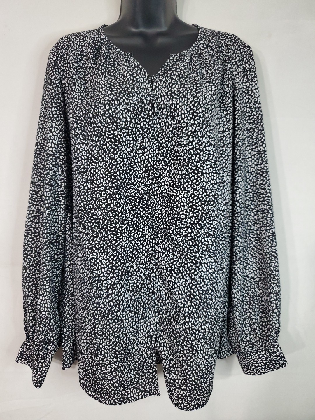 Nine West Button Up Shirt Women's Size XL Long Sleeve Semi Sheer
