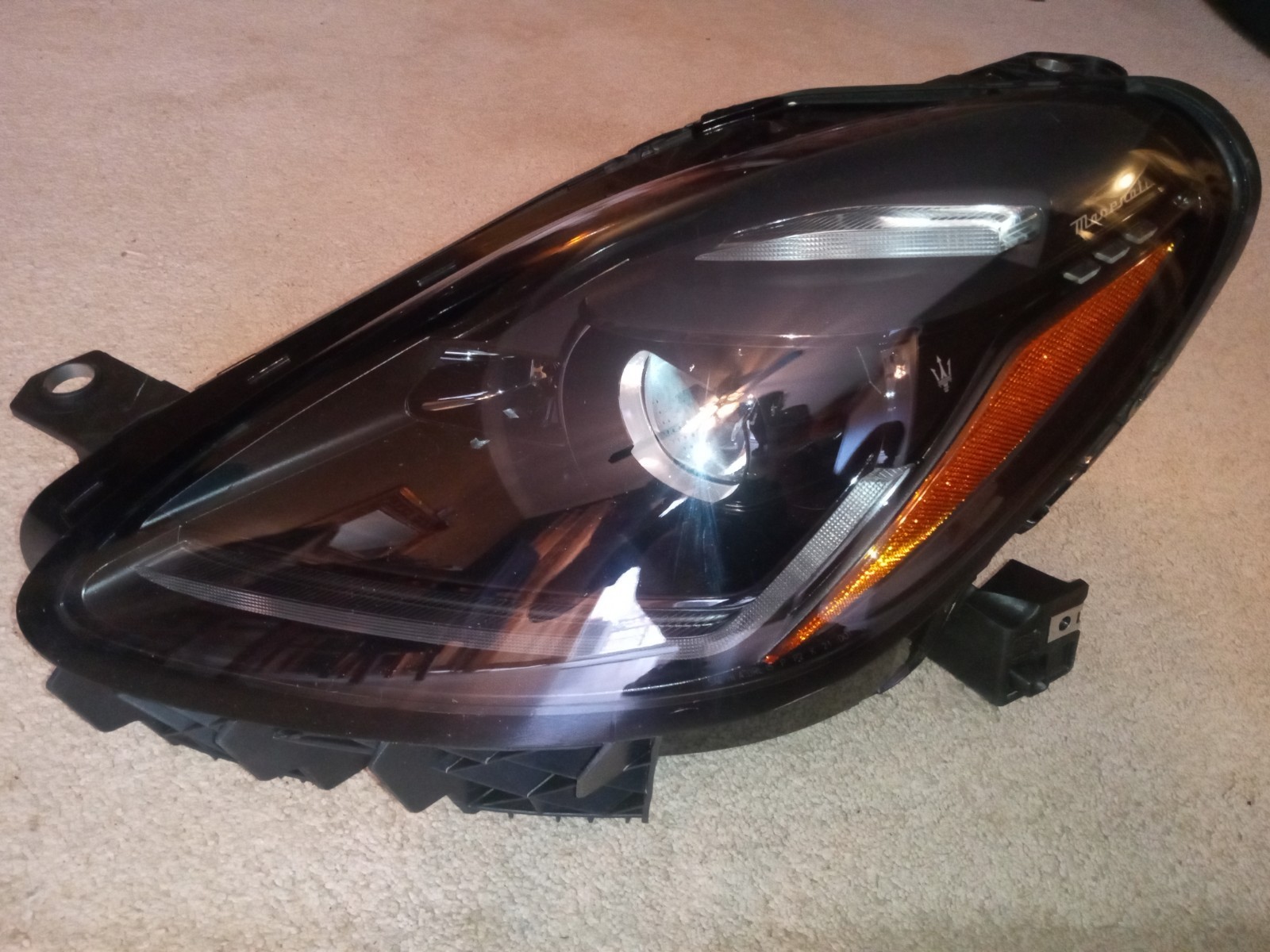 2023 Maserati Grecale Left Front Headlamp 670303486