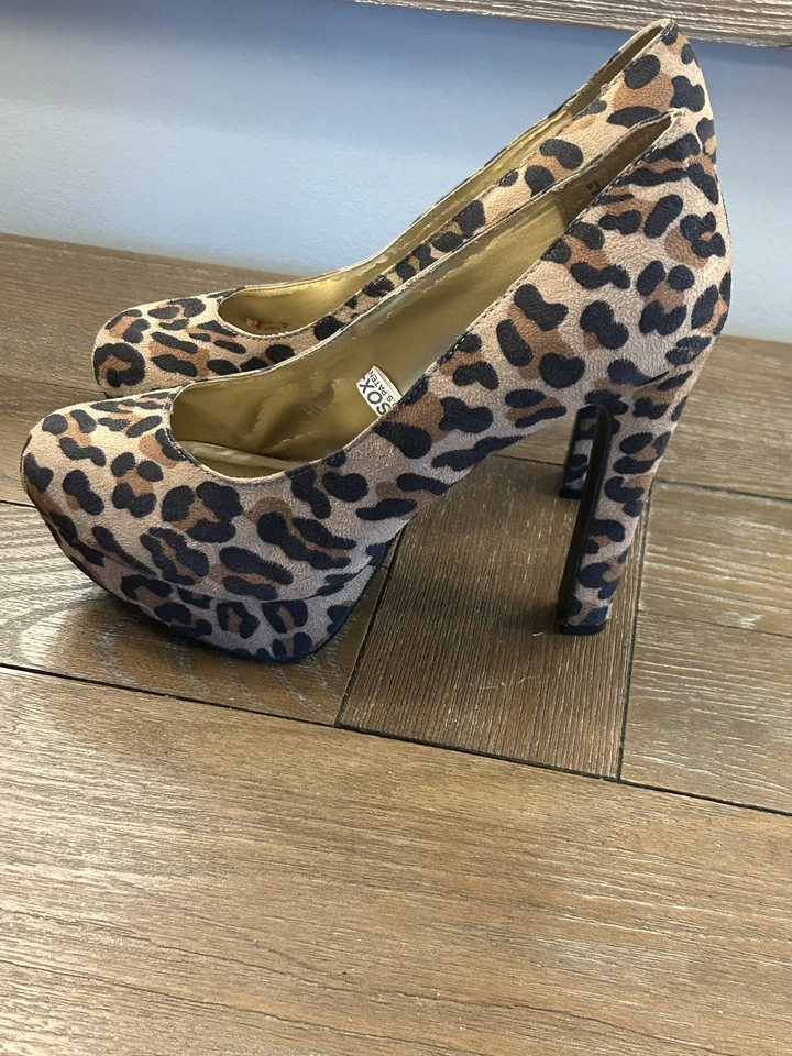 Mossimo Shoes Womens Size 9.5 Leopard Print Platform High Heel Pumps Animal - Image 4 of 4