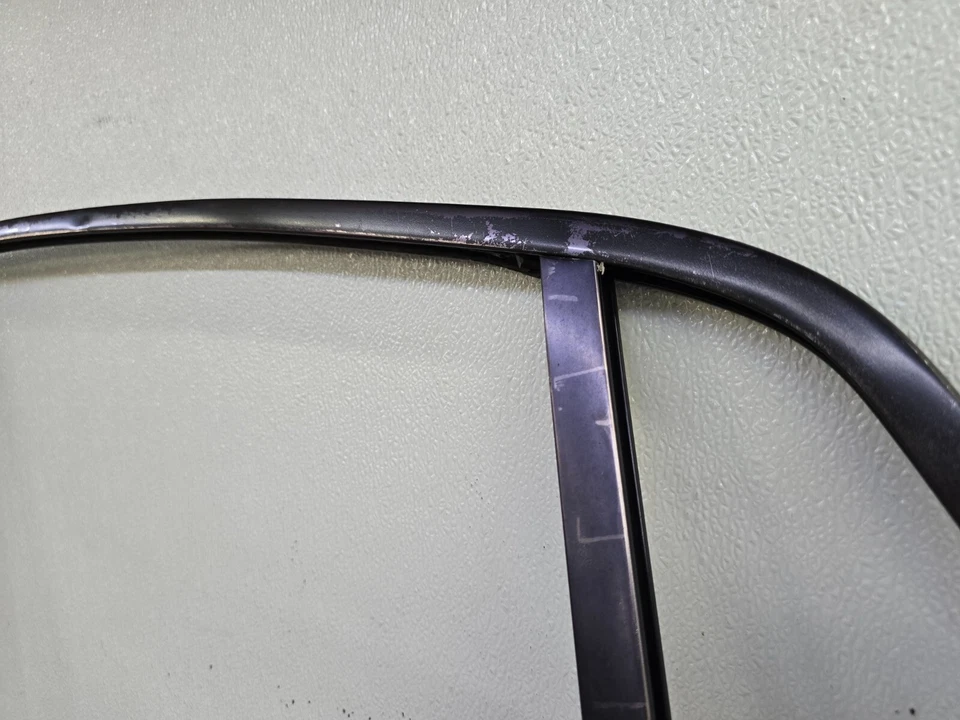 USADO ORIGINAL PORSCHE 911 930 PASAJEROS PUERTA MARCO BRILLANTE 1969-79 #29 Foto 3 de 4