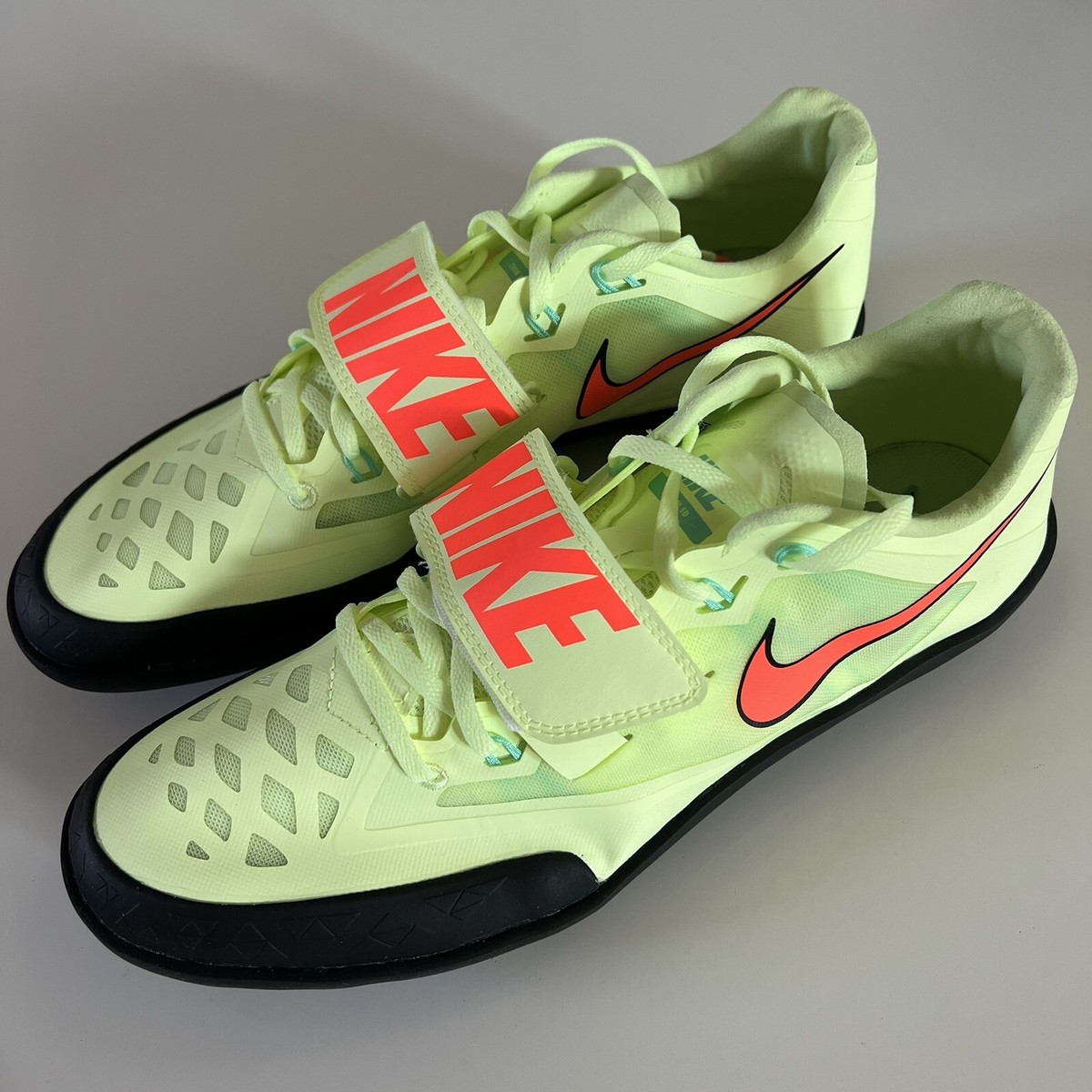 nike throwing shoes size 13