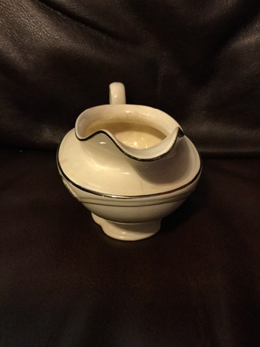Homer Laughlin Gravy Boat Made in USA B 37 N 6 - Picture 3 of 7