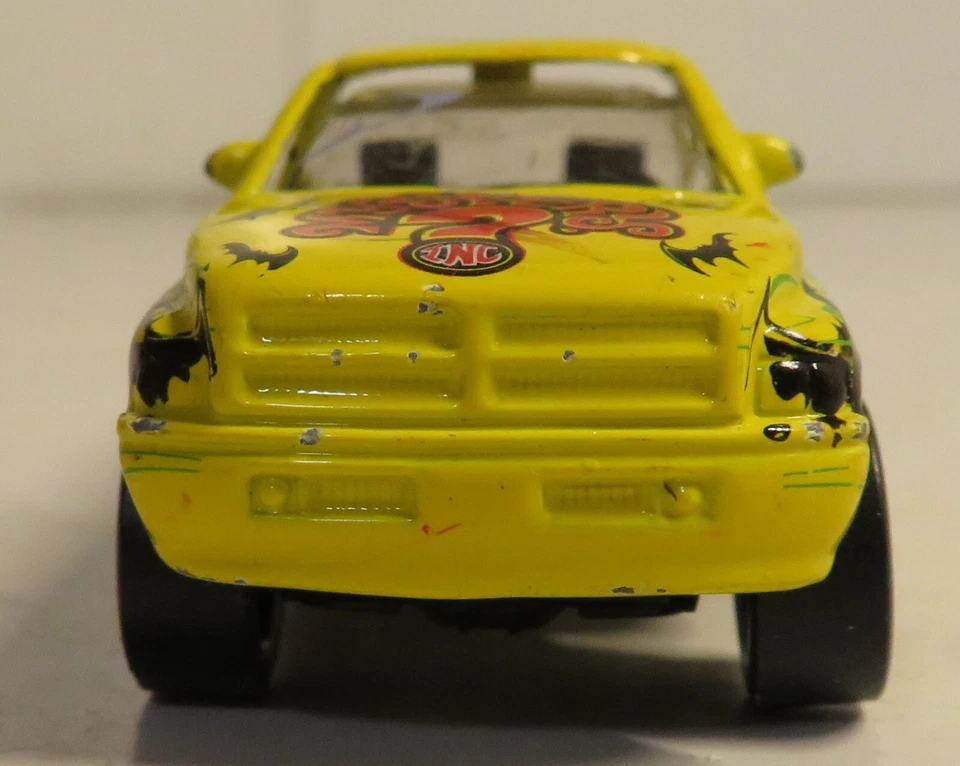 RACING CHAMPIONS 1:64 SCOOBY DOO 2 CAR DODGE RAM SHAGGY & SCOOBY Loose Truck GUC - Image 3 of 4