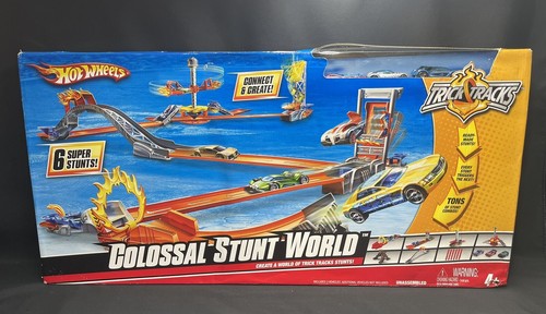 MATTEL HOT WHEELS COLOSSAL STUNT WORLD TRACK SET PLAY SET NOS 2010 #T5110 BNIB - Afbeelding 4 van 11