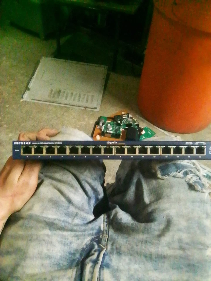 Conmutador externo de 16 puertos NETGEAR ProSafe (GS116) Foto 3 de 4