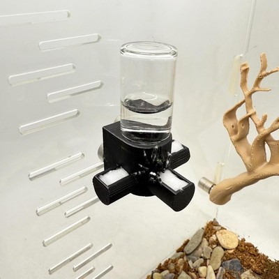 Magnetic Hanging Water Dispenser for Jumping Spider Tarantula 5ml
