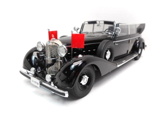 SIGNATURE MODELS #18136 PREMIUM EDITION 1938 MERCEDES-BENZ 770 K PULLMAN 1:18 - Image 2 of 4