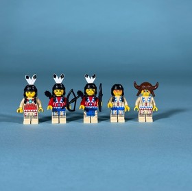 LEGO 6748 (Boulder Cliff Canyon): Full Teepee, 5 Minifigures and Accessories