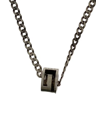 GUCCI SV925 Collana in argento con top da uomo usata