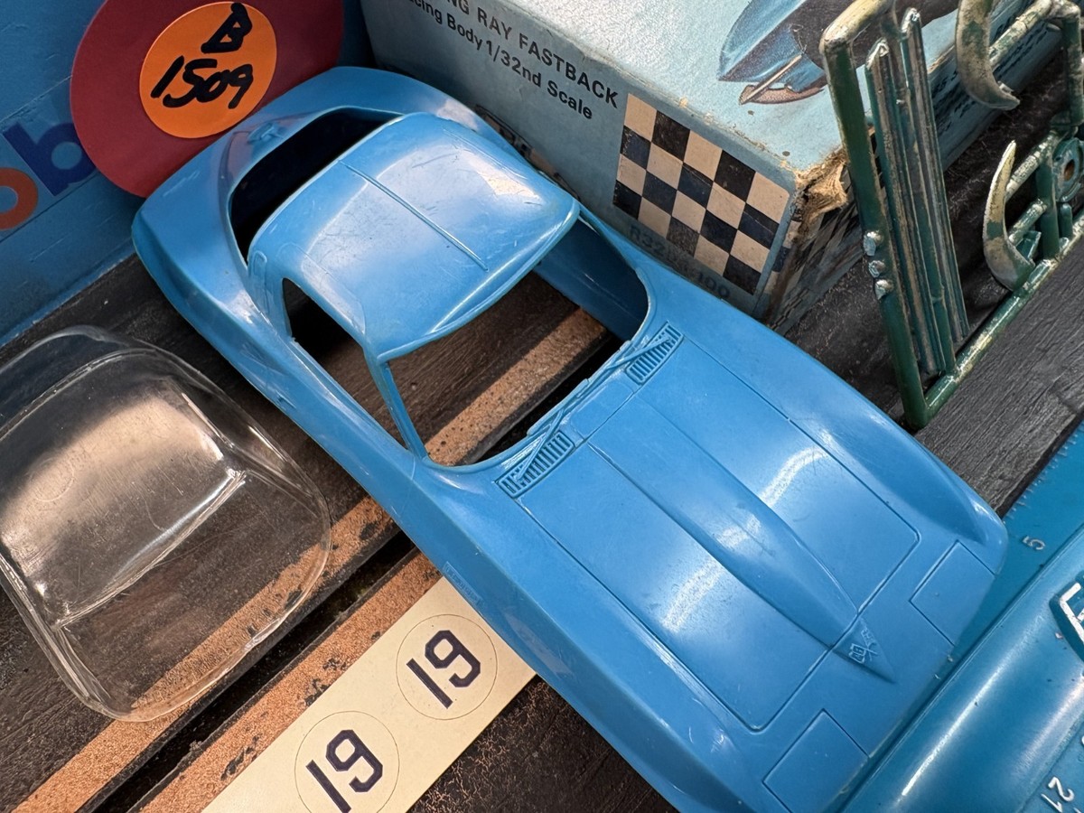 REVELL 65 STING RAY RACING BODY 1/32 SCALE / NEW OLD STK. but: NO