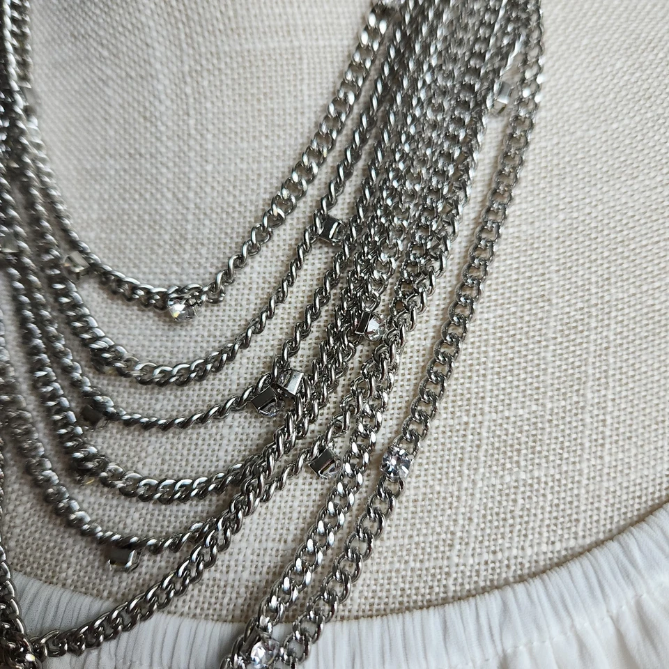 Collar de cadena multihilo de la Casa Blanca mercado negro tono plata con cristales 18" Foto 2 de 4
