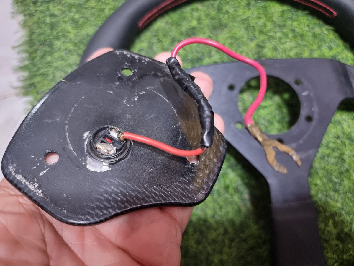 rare vintage MOMO Type V35 with momo f1 concept carbon horn button