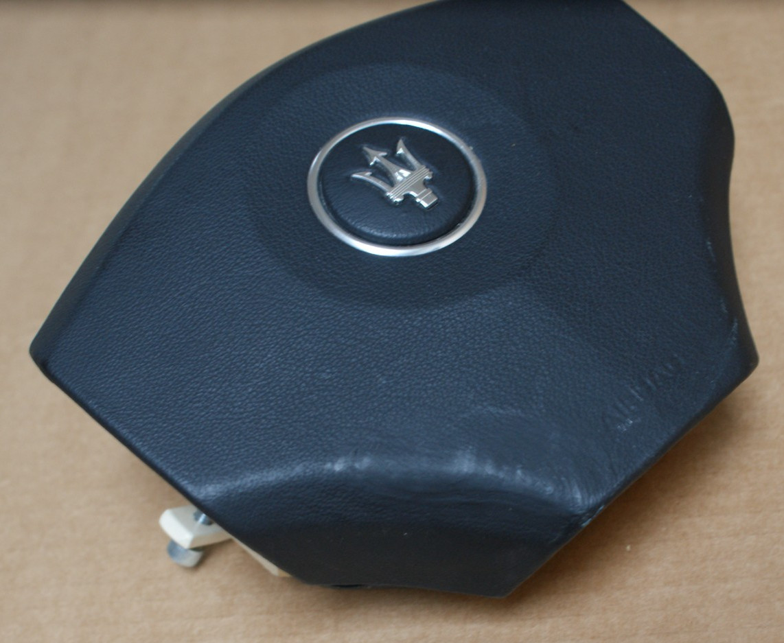 2002-2007 oem Maserati 4200 Steering Wheel center COVER only M-138 coupe spyder