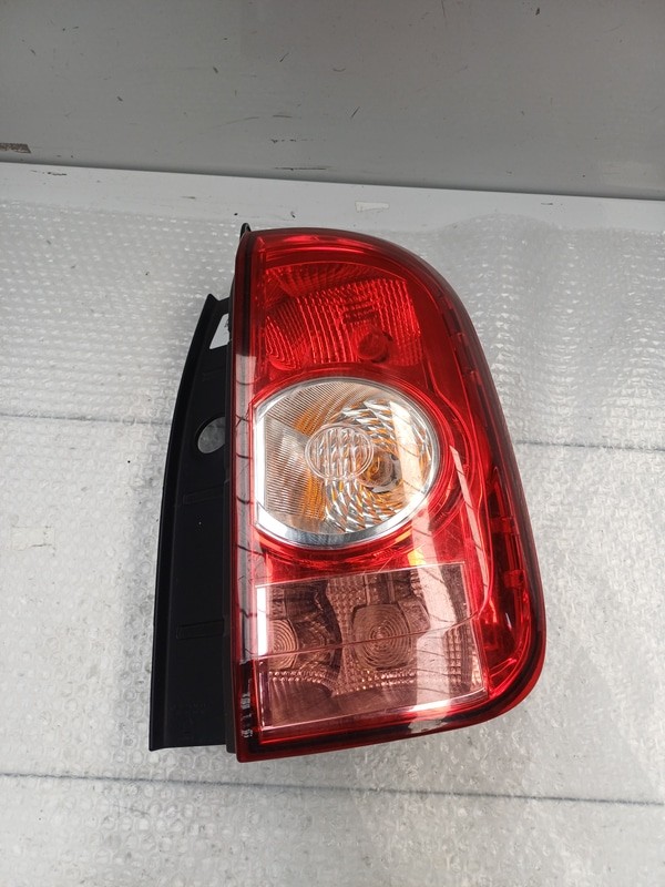 265500033R Fanale post. DX DACIA DUSTER 1.5dCi (66Kw) FAP 4x4 SUV 5p/d/1461cc