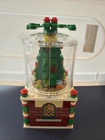 Lego Seasonal (40223) Santa Snow Globe NO Box or manual Retired