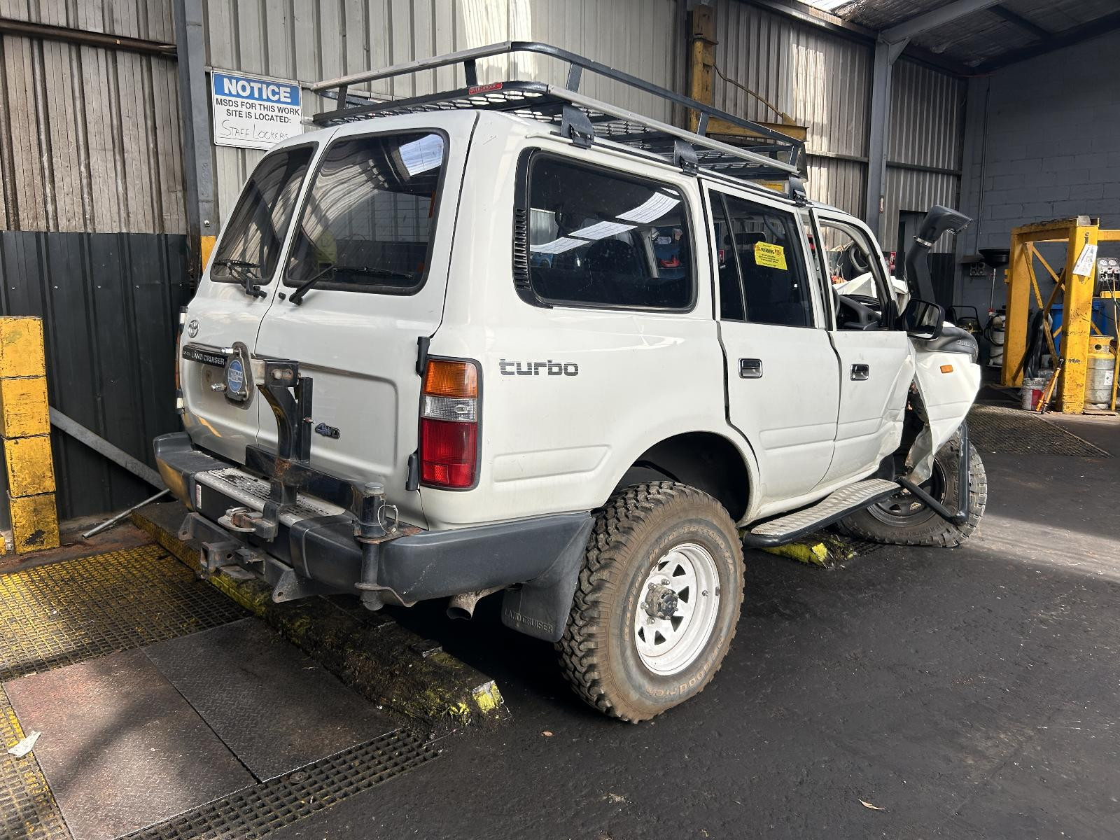 Toyota Landcruiser Left Front Outer Door Handle HZJ80 05/1990-03/1998 - thumbnail 2