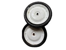 PACK OF (2) SNAPPER WHEELS. MIDDLE IS SLOTTED. OEM BRAND NEW FREE SHIPPING! 