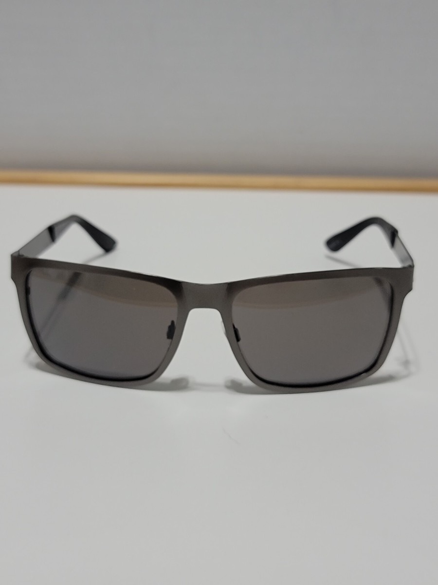 Foster Grant NS0318 Vince FWG Sunglasses and Carrying Case | eBay