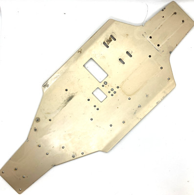 Thunder Tiger SSK Chassis Unit. Leicht zerkratzt aber nie abgestürzt. PD6083