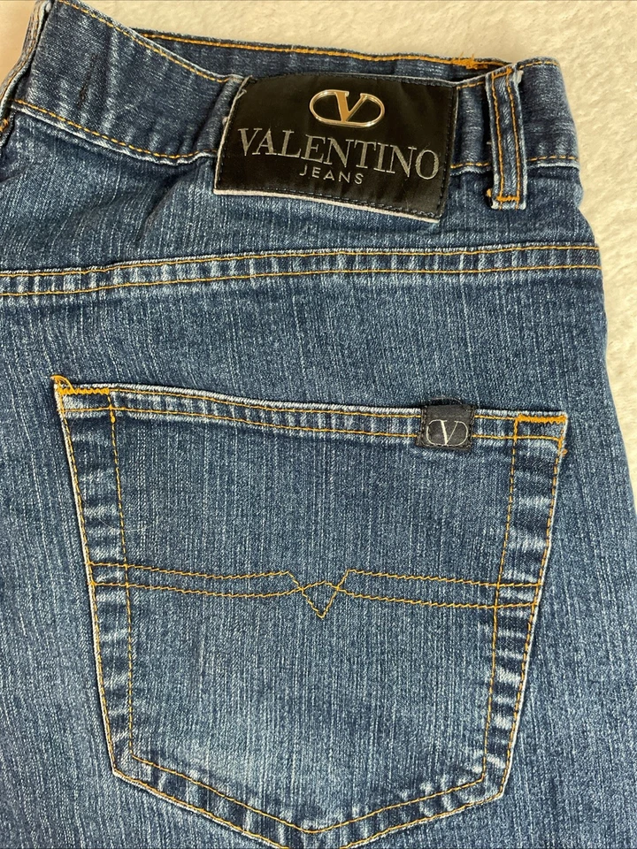 Jeans Valentino Denim Azul Lavado Medio Pierna Recta Talla 36 Dobladillo Envejecido Foto 3 de 4