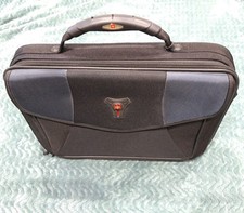 Image of Wenger Swissgear Mythos Computer Case up to 15.4" Adjustable shoulder Strap 